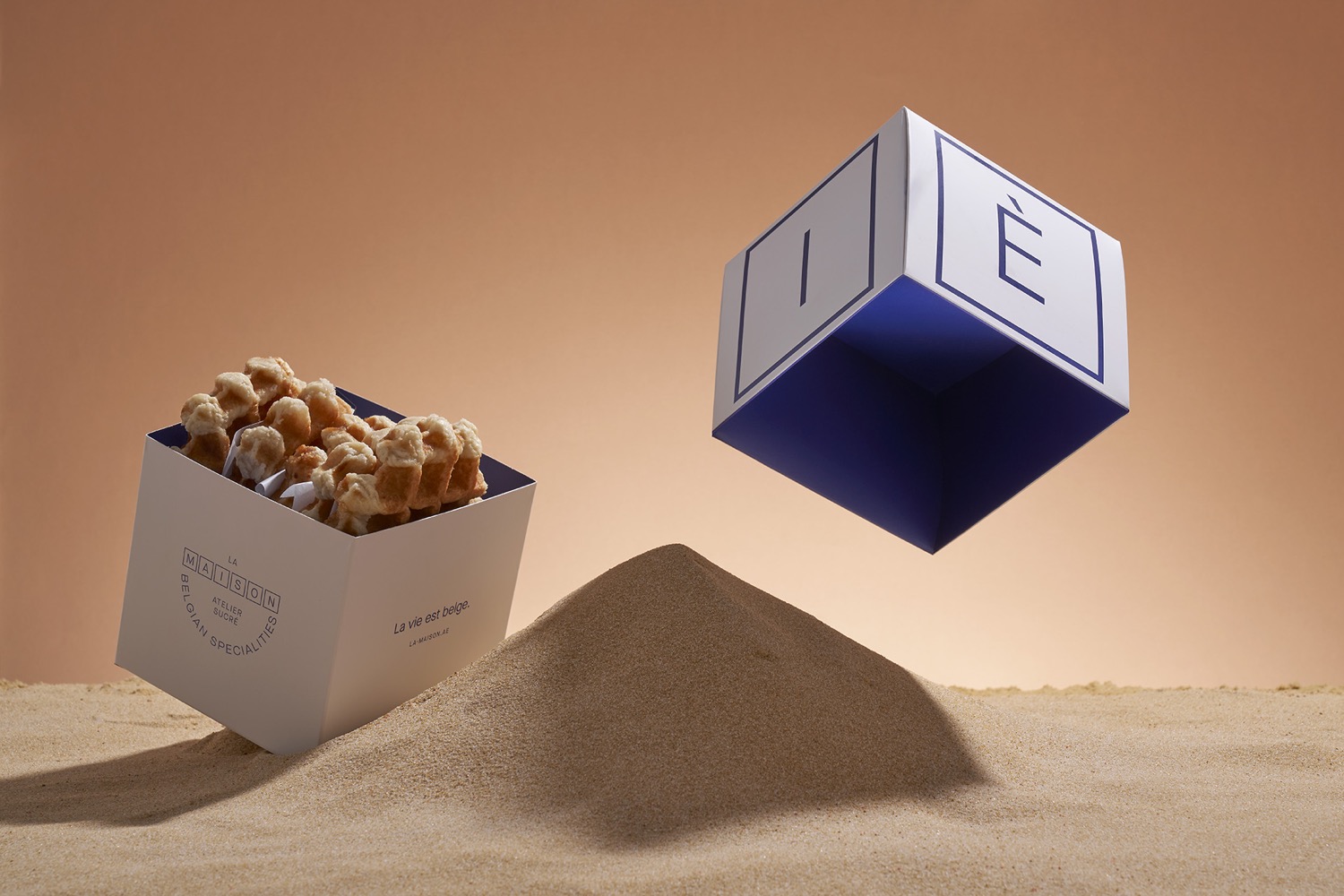 LA MAISON cover image